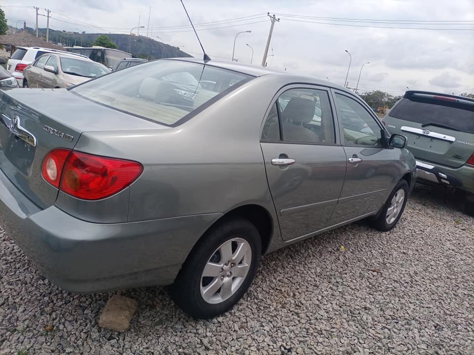 Toyota Corolla LE 2003