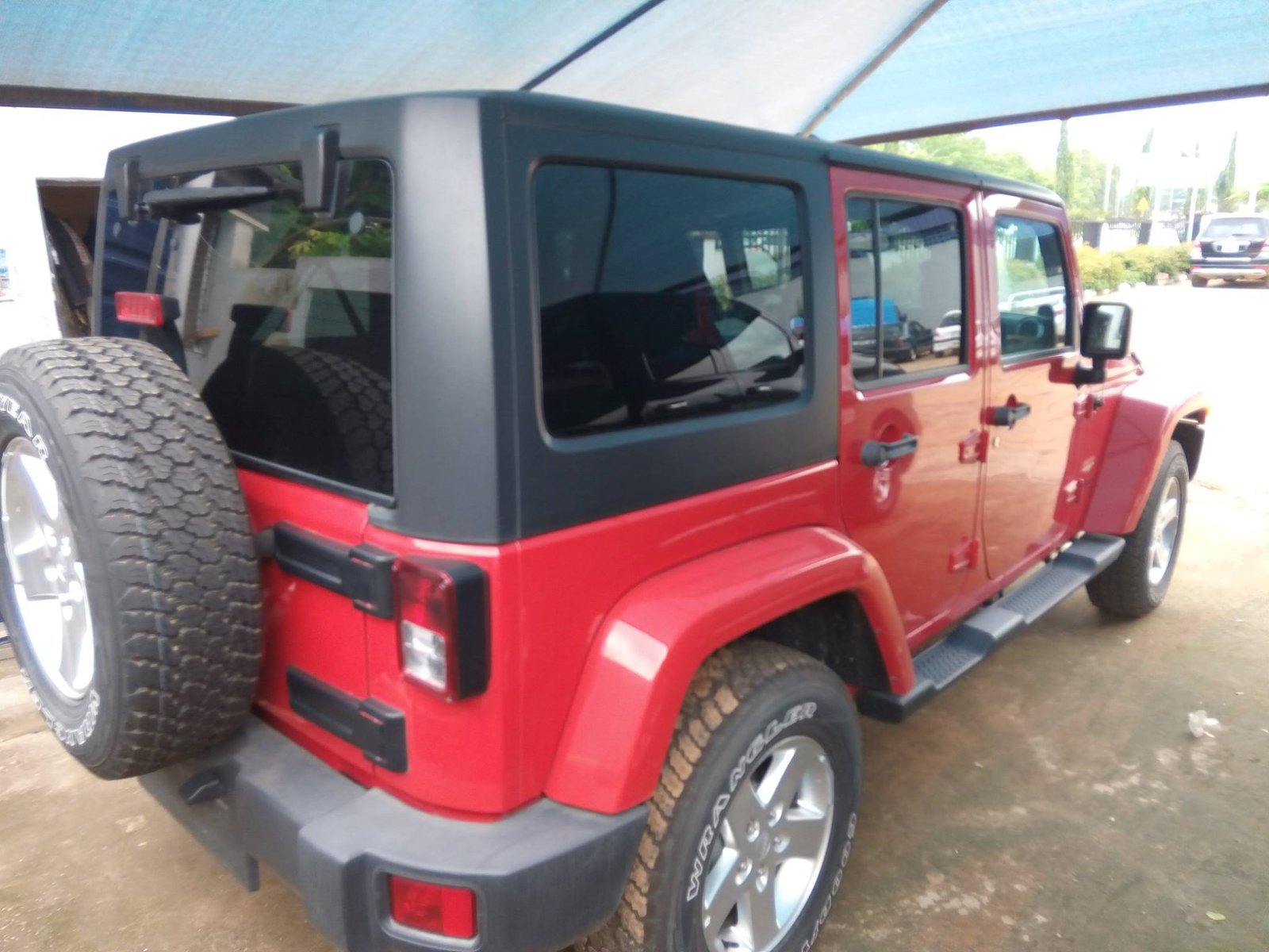 Cherokee Jeep Wrangler Sahara Limited 2015