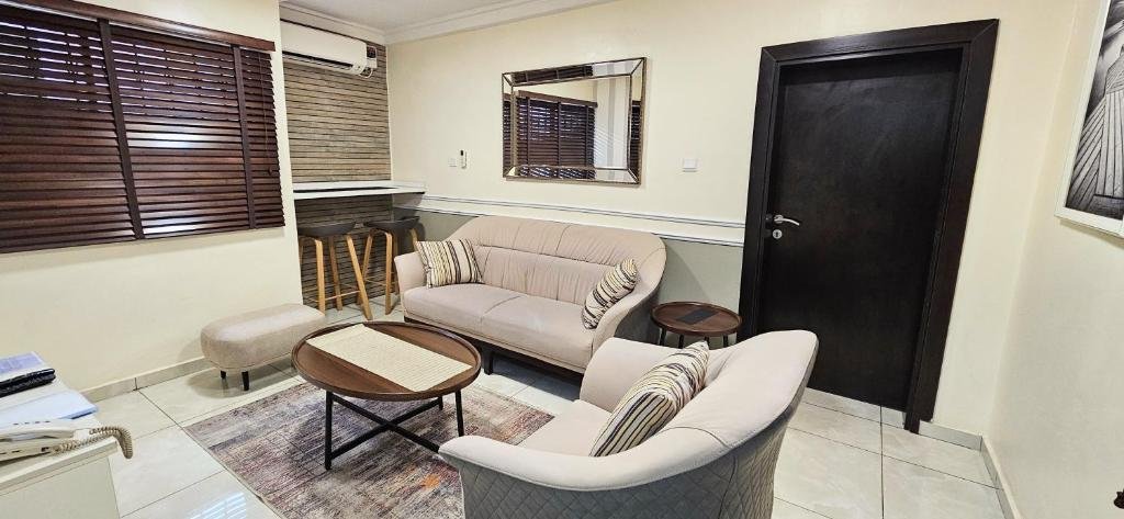 The Leneade Apartment. One-Bedroom Apartment