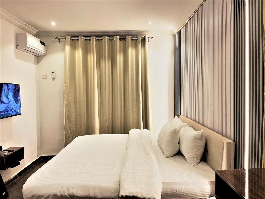 Imperio Apartment. One-Bedroom Apartment