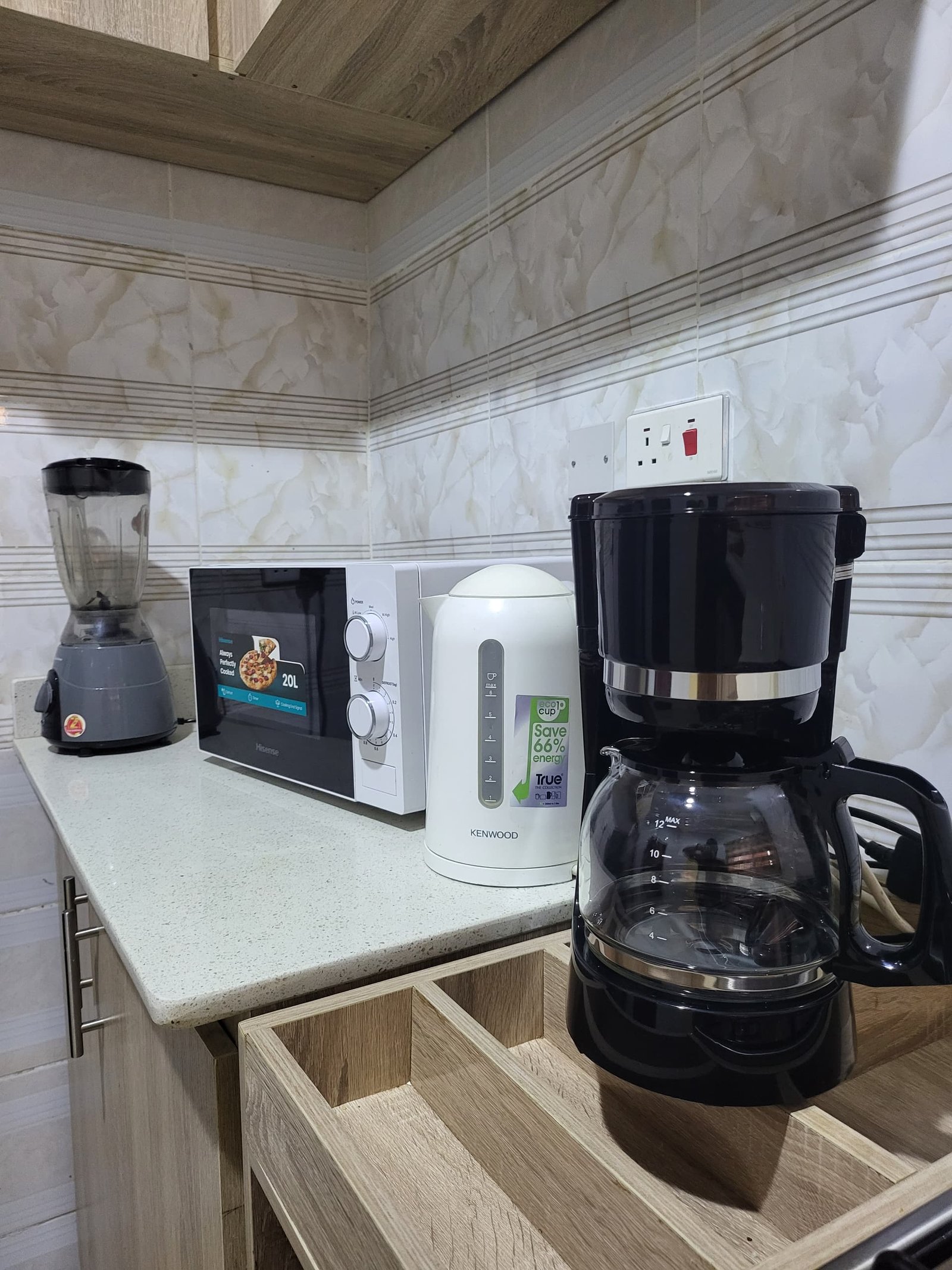 MIRAPAC PROPERTIES; FURNISHED AND SERVICED 1,2&amp;3 BEDROOM APARTMENTS