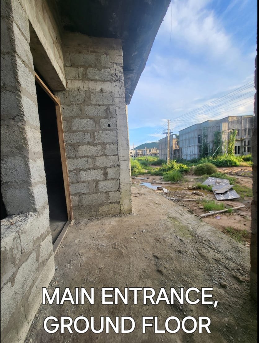 MIRAPAC PROPERTIES; 4 BEDROOM TERRACE DUPLEX FOR SALE.