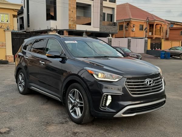 2017 Hyundai Santa Fe ultimate.