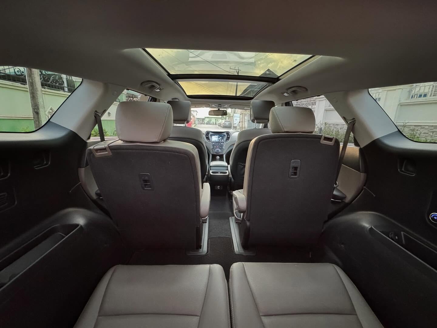 2017 Hyundai Santa Fe ultimate.