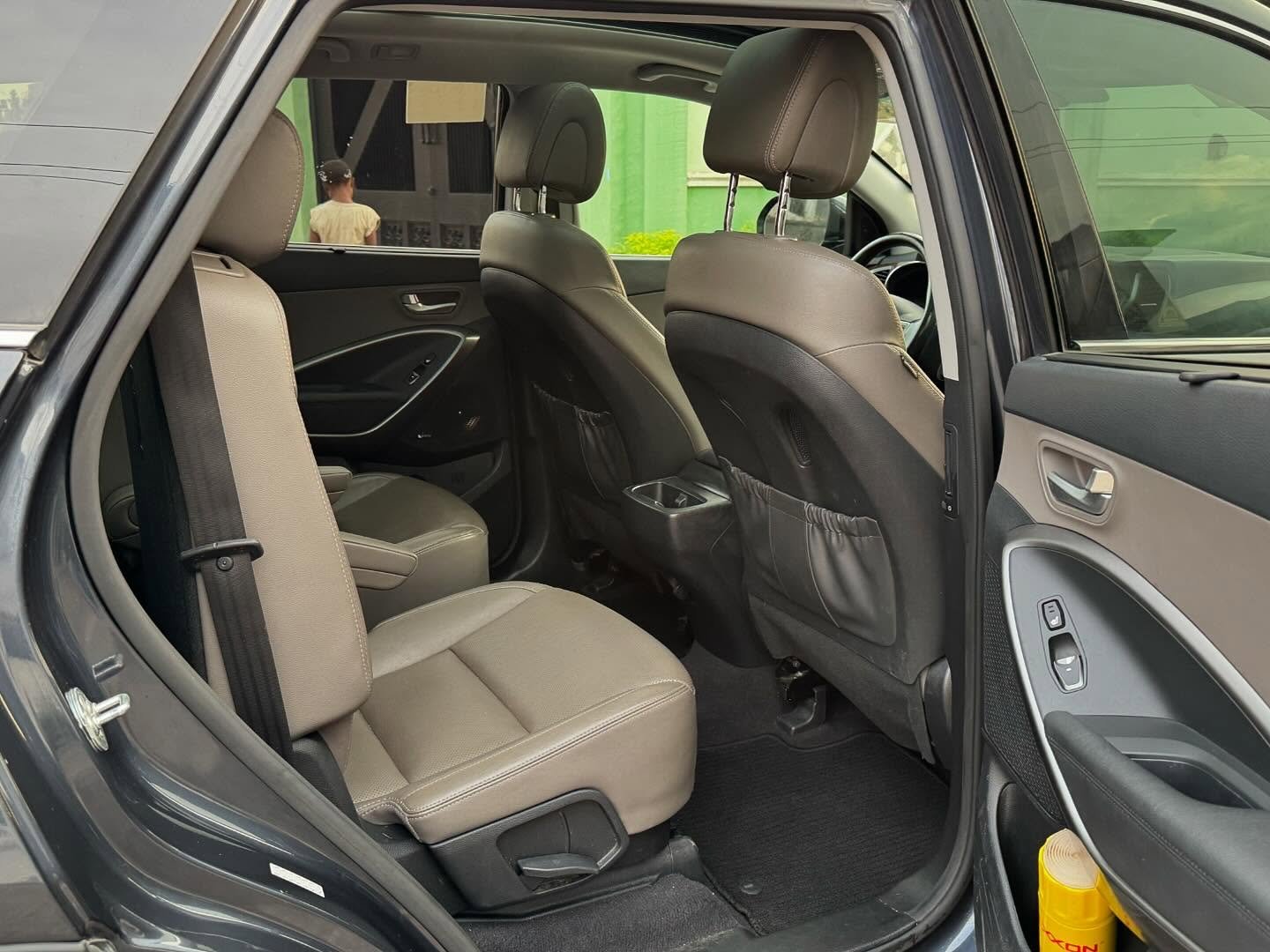 2017 Hyundai Santa Fe ultimate.