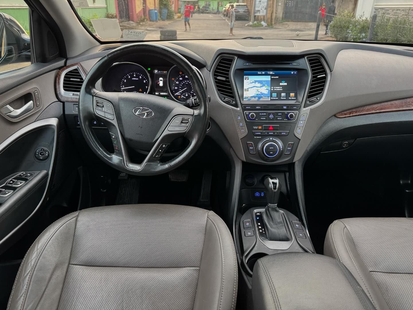 2017 Hyundai Santa Fe ultimate.