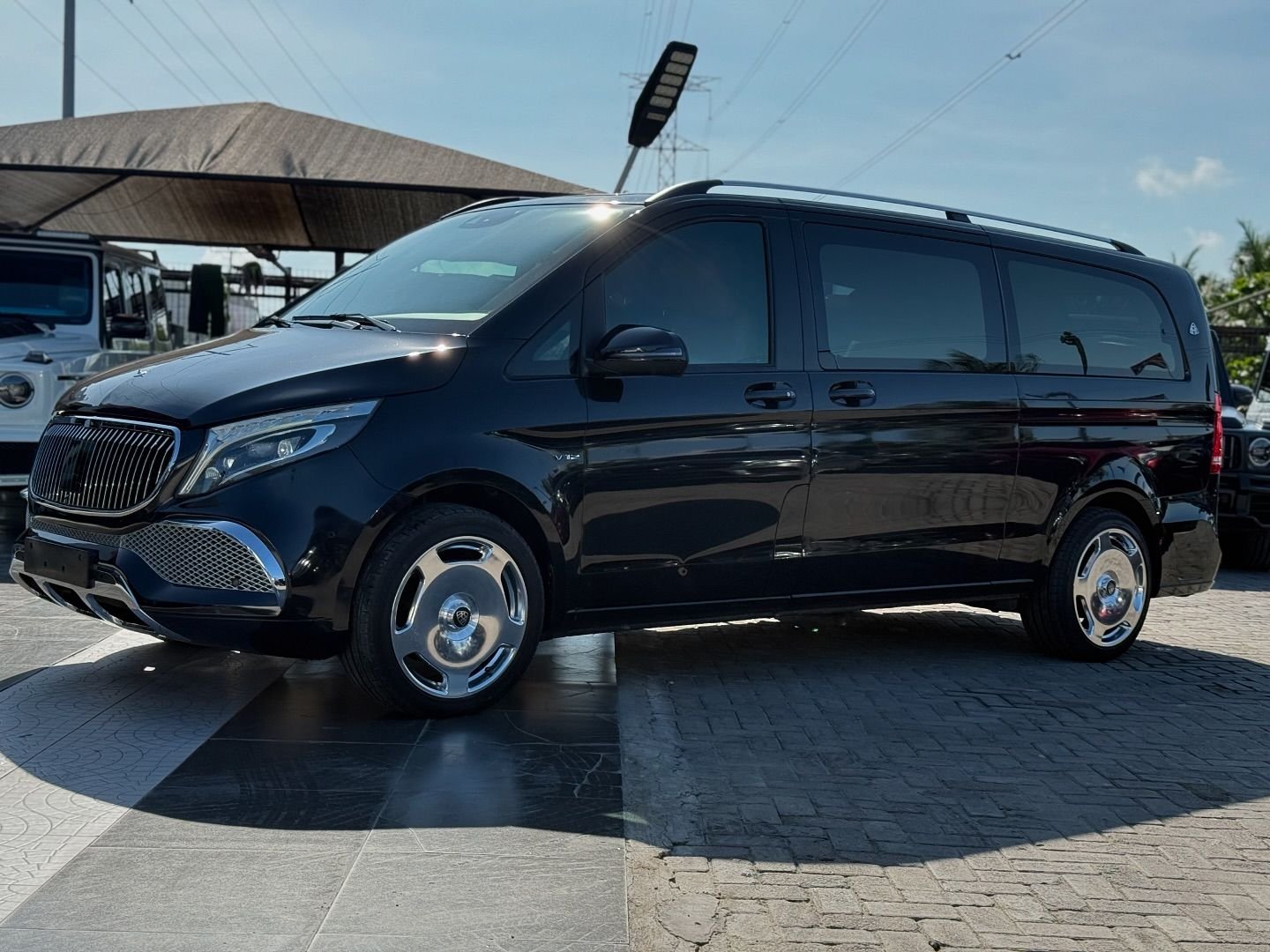 Mercedes-Benz V250 Maybach Trim 2018 Model