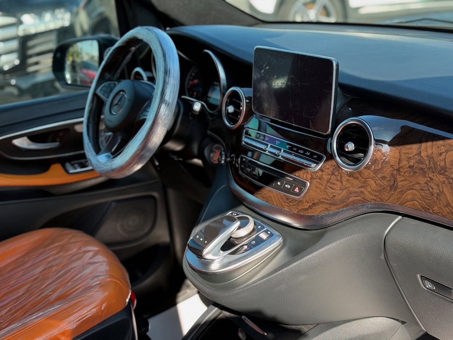 Mercedes-Benz V250 Maybach Trim 2018 Model