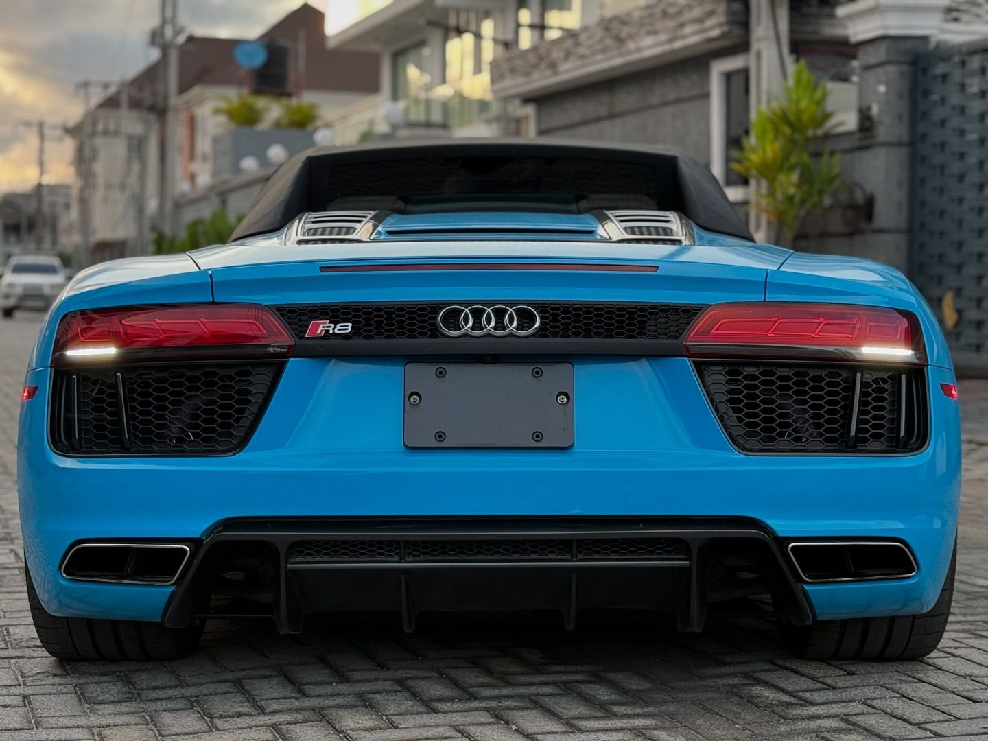 Audi R8 V10 Convertible 2017 Model