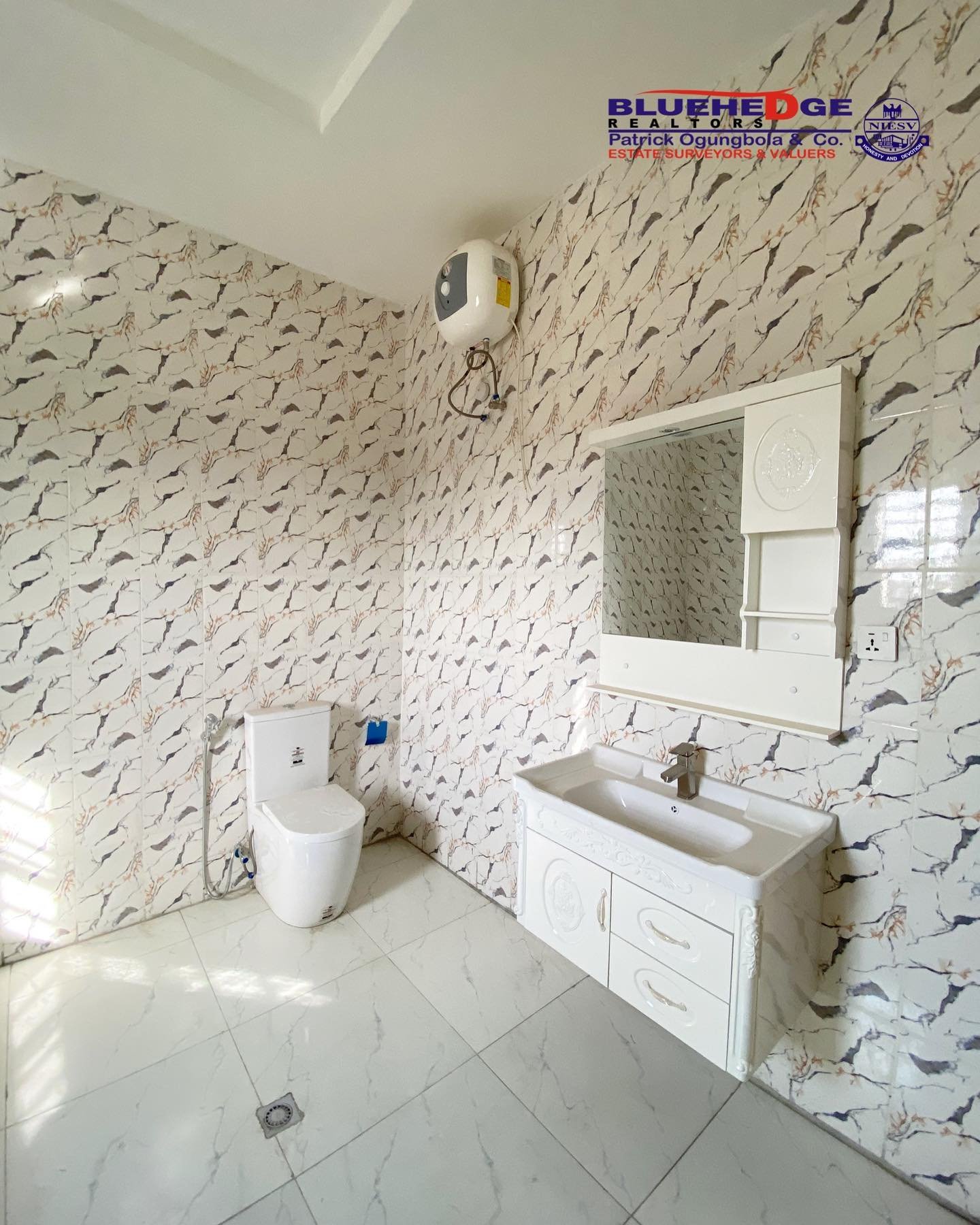 EXOTIC 4 BEDROOM DETACHED DUPLEX