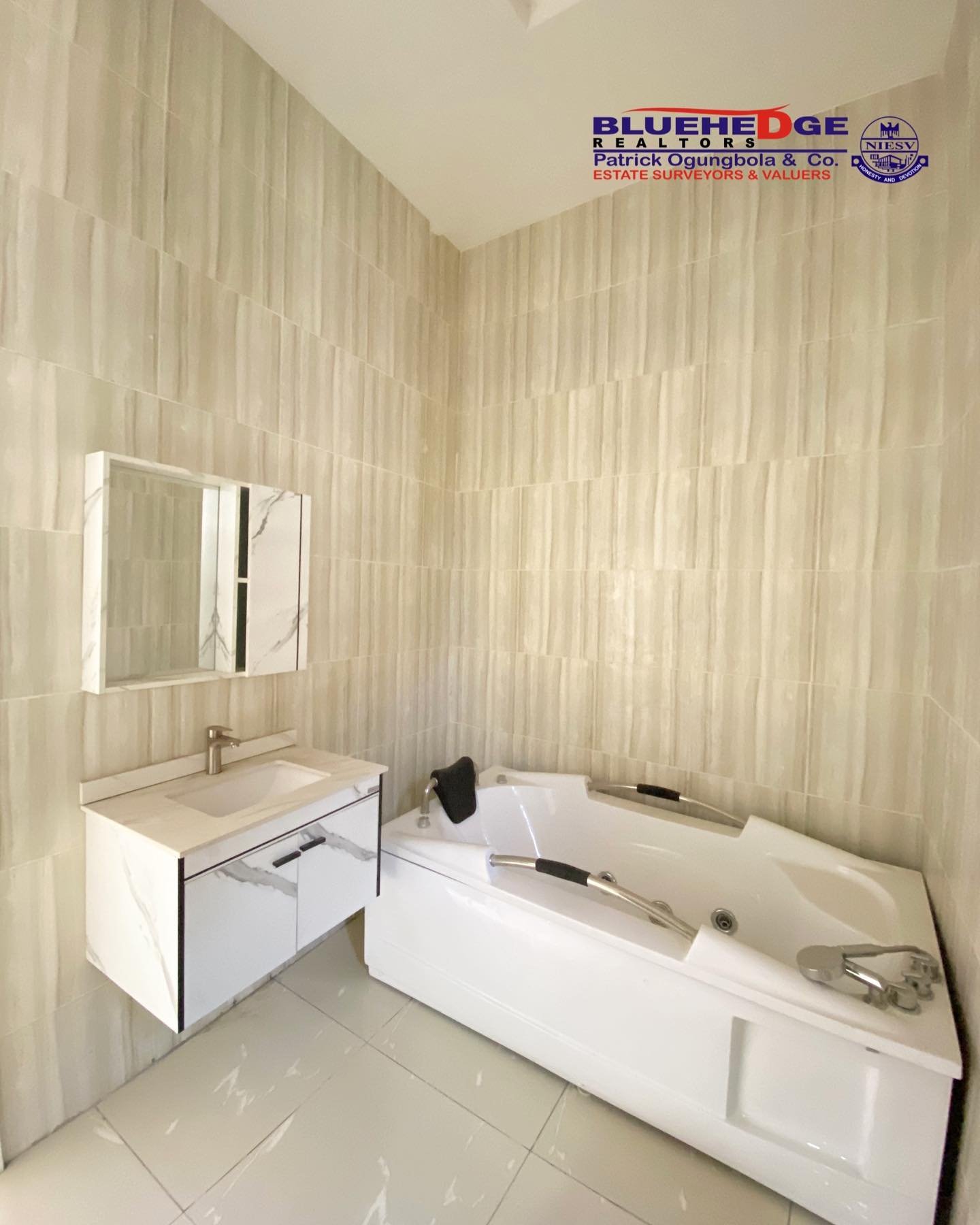 4 BEDROOM DETACHED DUPLEX FOR