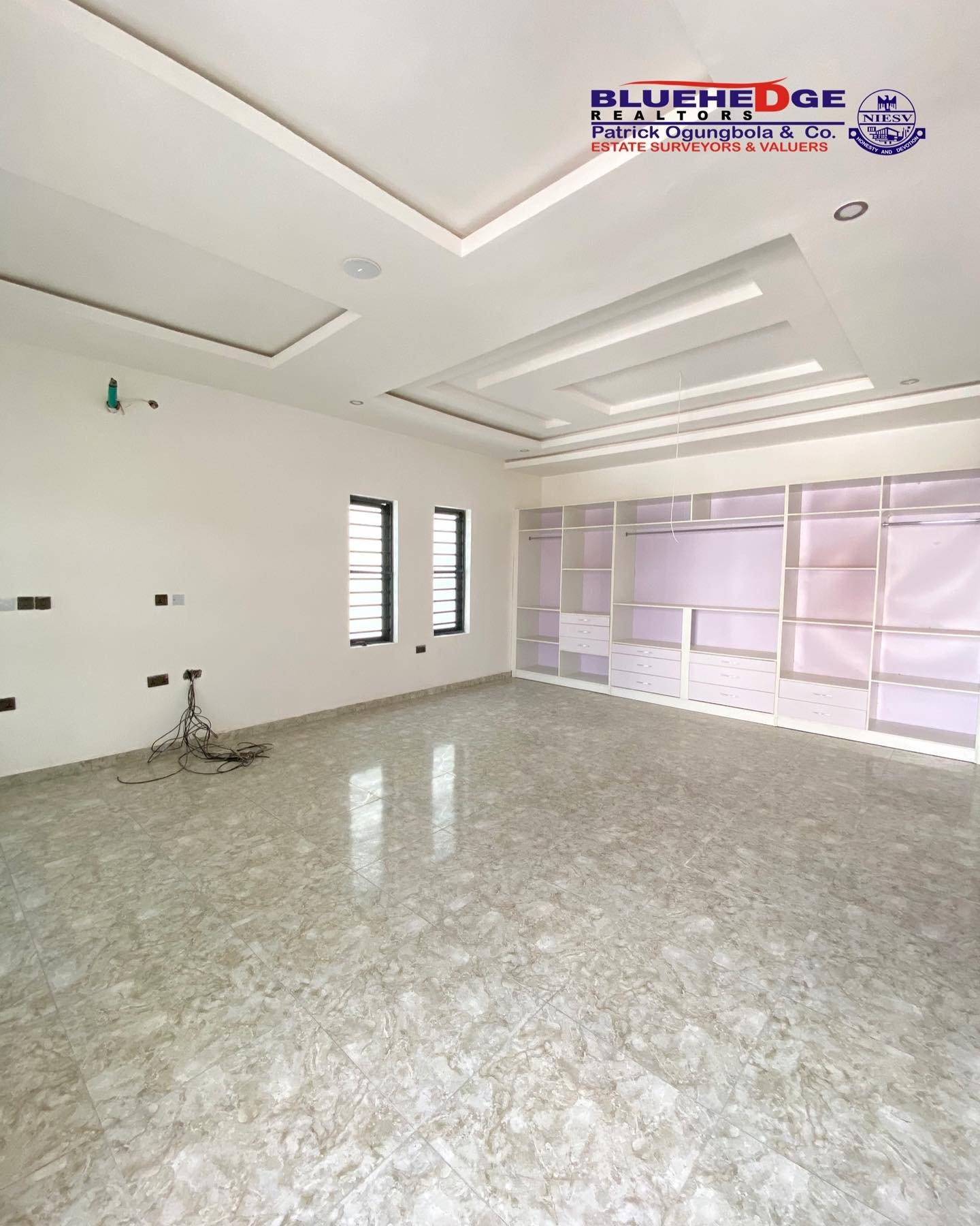 ELEGANT 5 BEDROOM DETACHED DUPLEX