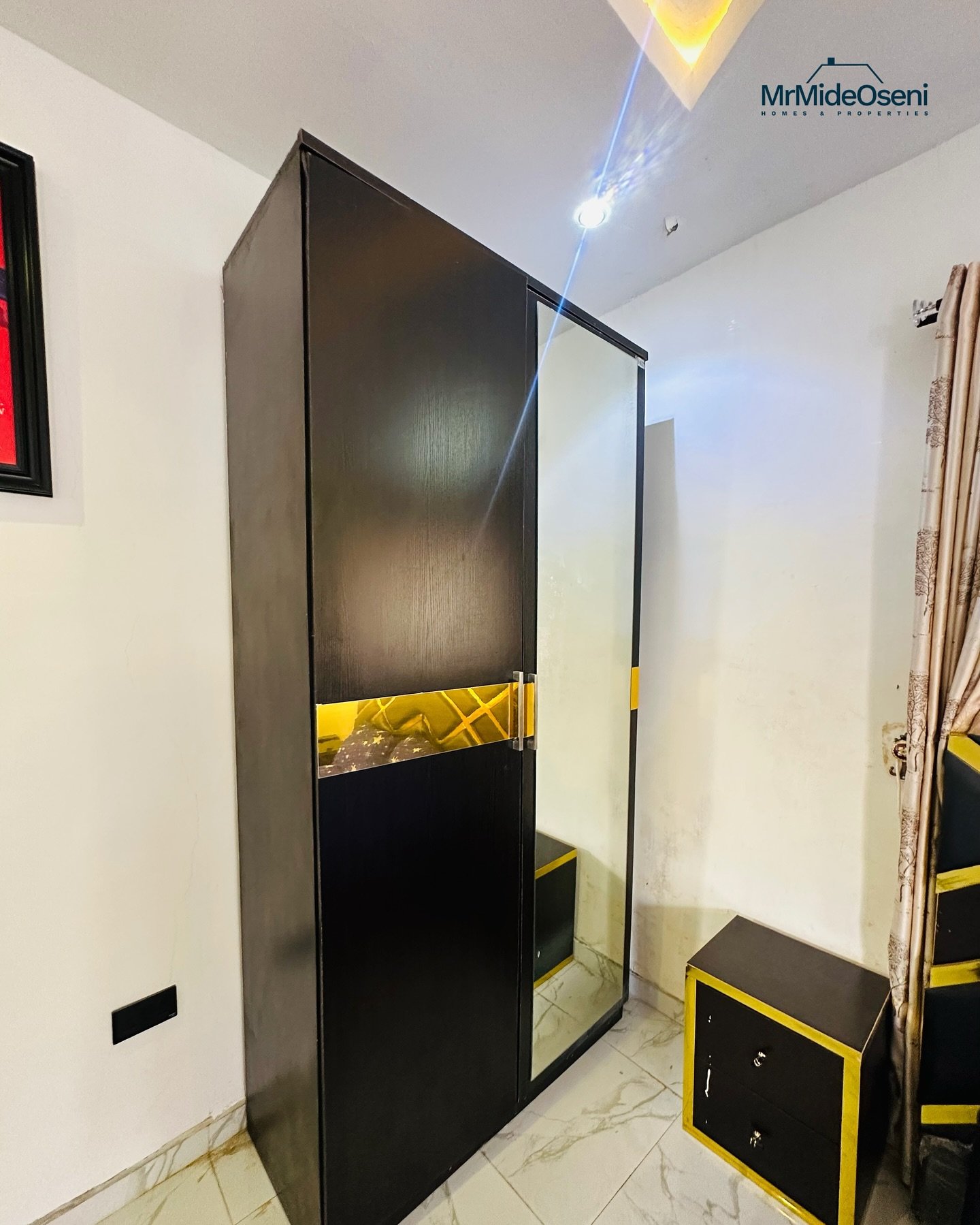 Fully furnished studio apartment ( self contained )