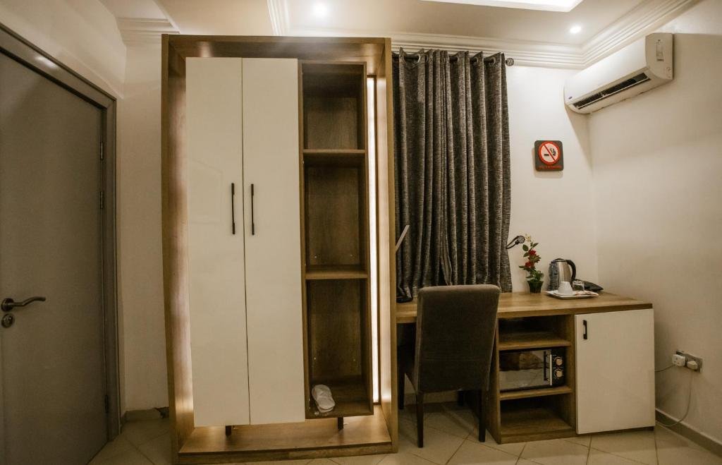 standard single room