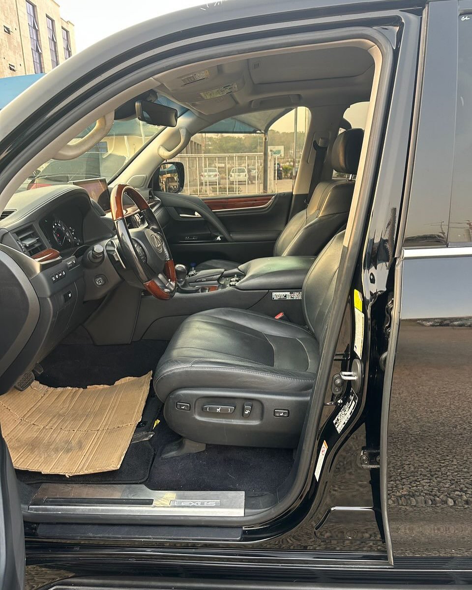 LEXUS LX 570 2017 MODEL IN BLACK EXTERIOR AND BLACK INTERIOR.